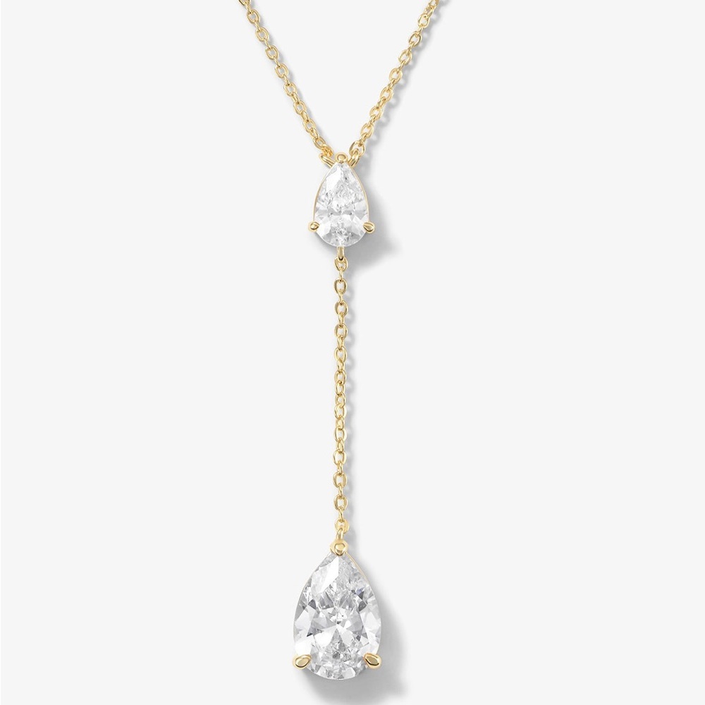 💜Melinda Maria “ Gotta have that necklace “Gold Necklace with Clear Pendants